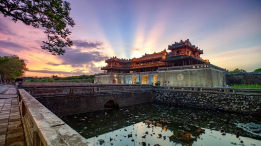 บริการเช่ารถพร้อมคนขับที่ดานัง - ฮอยอัน - บานาฮิลล์ - เว้ (5 วัน 4 คืน)