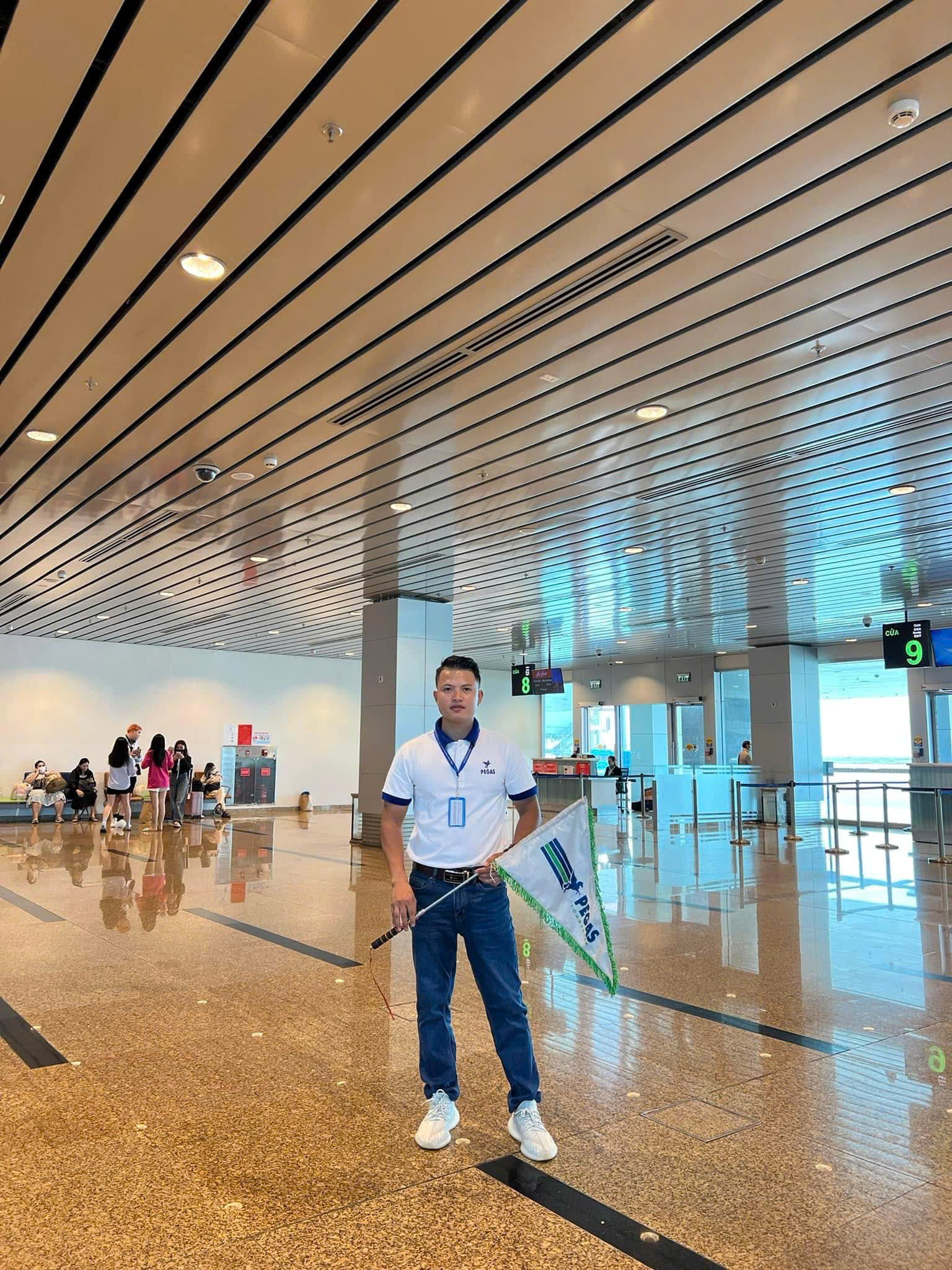 บริการเช่าไกด์นำเที่ยวมืออาชีพ